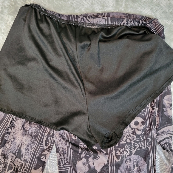 ROMWE Plus Our Corpse Bride Graphic All Over Print Split Thigh Skirt Size 1X - Picture 9 of 12